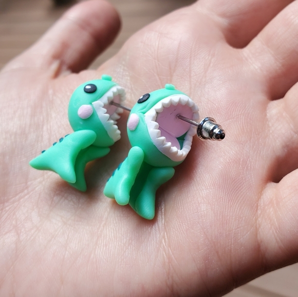 NWOT Handmade Dinosaur Earrings - Picture 4 of 6